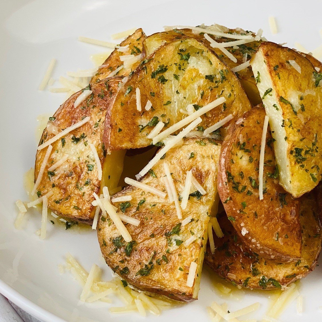 Air Fryer Garlic Parmesan Potatoes